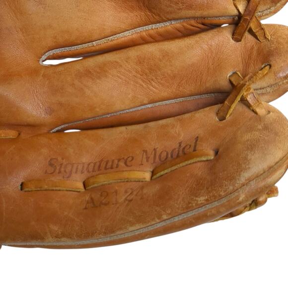 George Brett Signature Model Wilson A2124 Leather Baseball Glove RHT 12" - Picture 6 of 7